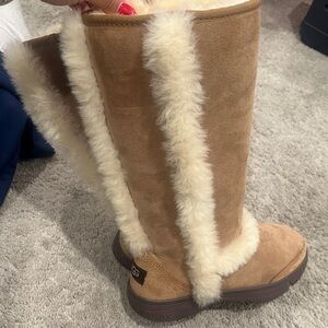 UGG Women's Brown Shearling Winter Boots